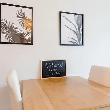 Studio With A Big Balcony In Central דירה